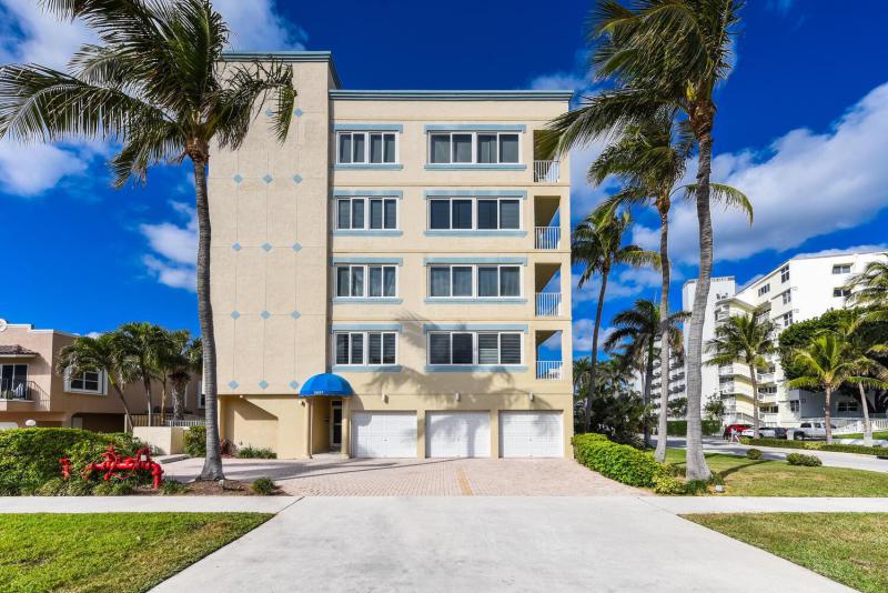  Condo & Townhome Photos