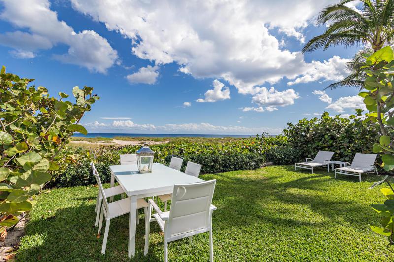 Single Family Homes Photo 24:  Palm Beach,  FL 33480