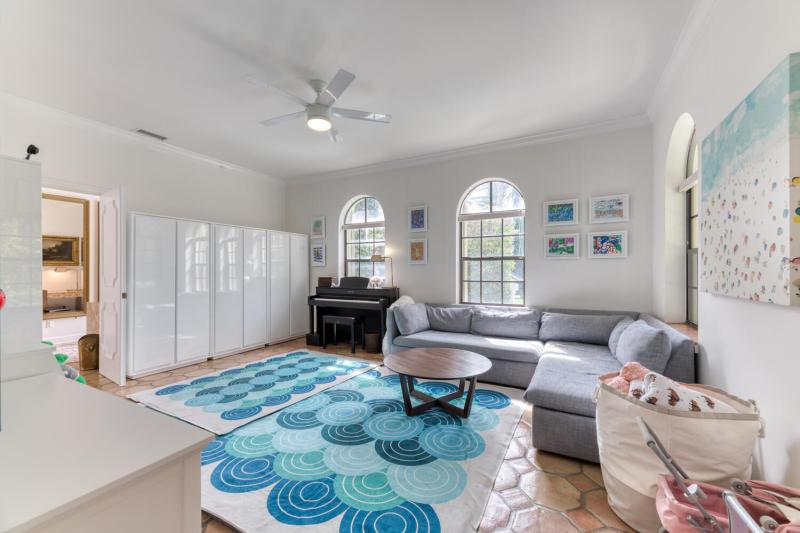 Single Family Homes Photo 10:  Palm Beach,  FL 33480