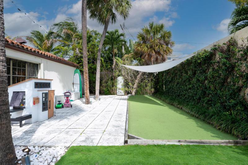  Single Family Homes Photo 29:  Palm Beach,  FL 33480