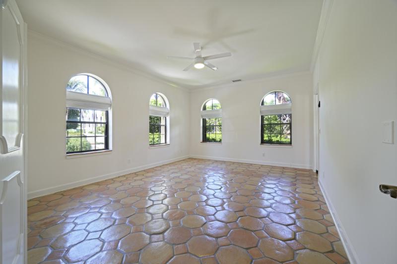  Single Family Homes Photo 5:  Palm Beach,  FL 33480