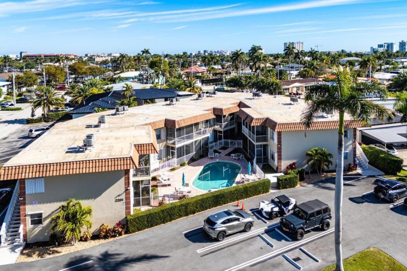  Condo & Townhome Photos