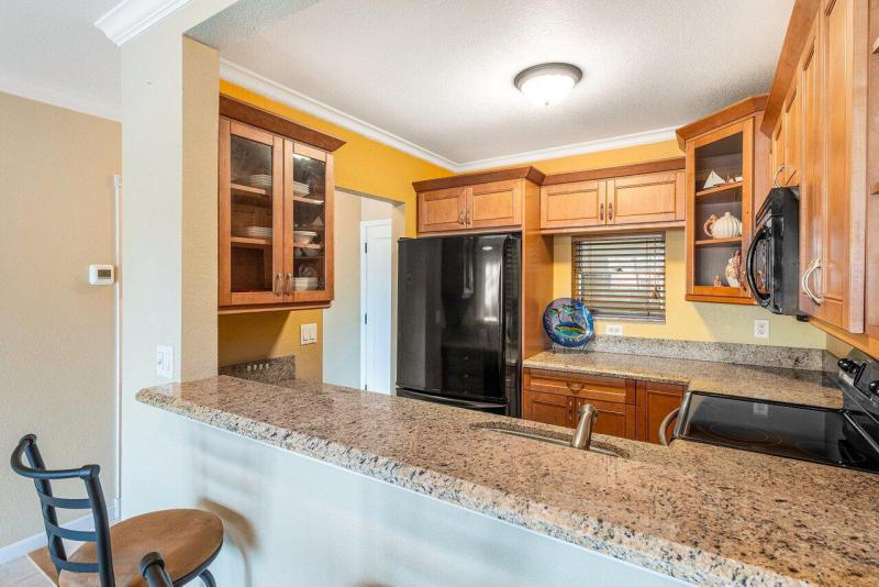  Condo & Townhome Photos