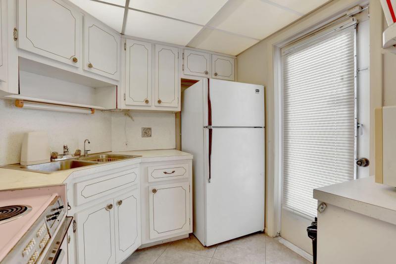  Condo & Townhome Photos