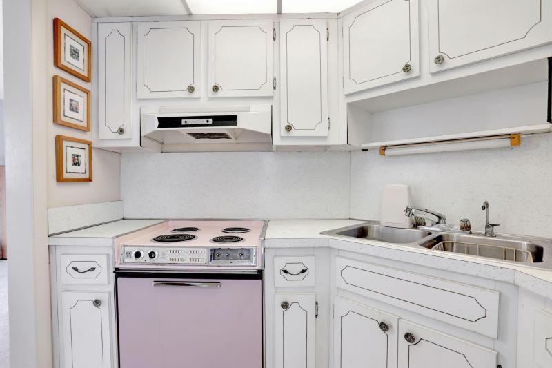 Condo & Townhome Photos