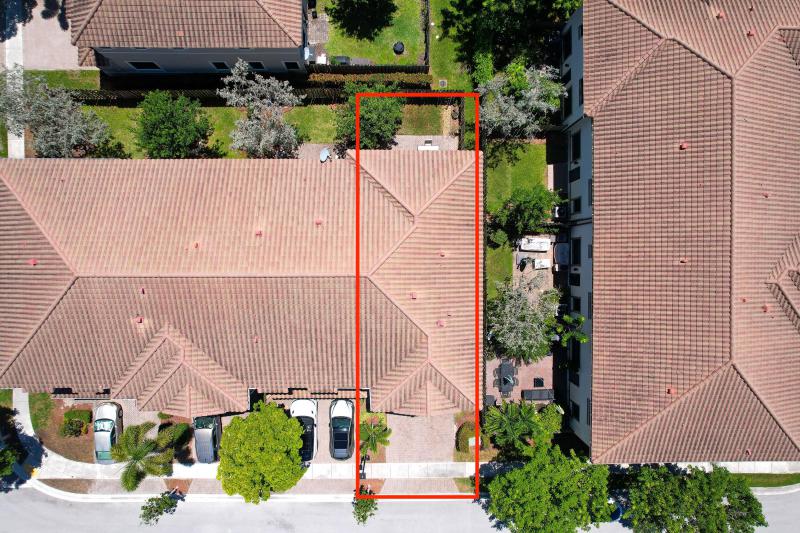  Condo & Townhome Photos
