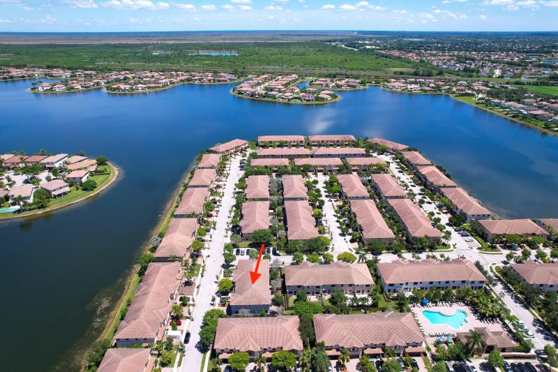  Condo & Townhome Photos