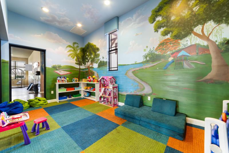  Condo & Townhome Photos