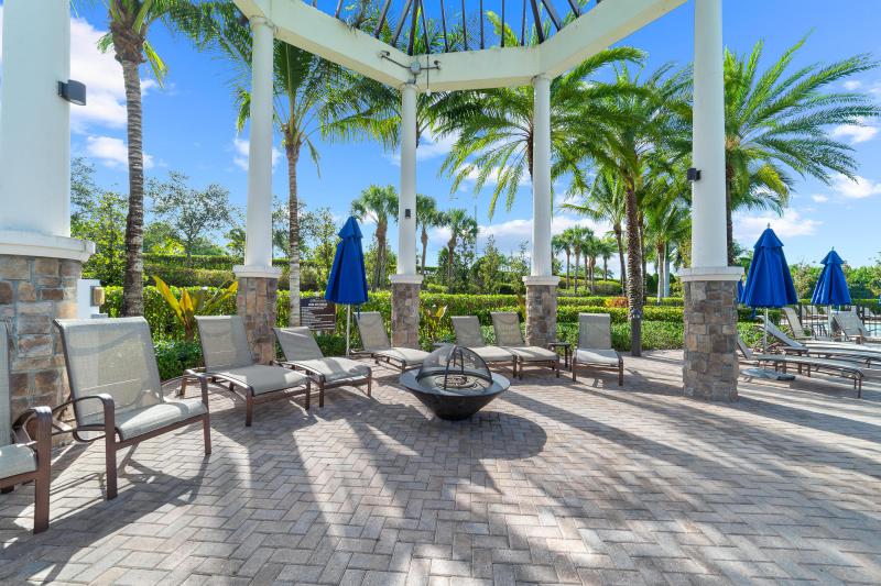  Condo & Townhome Photos