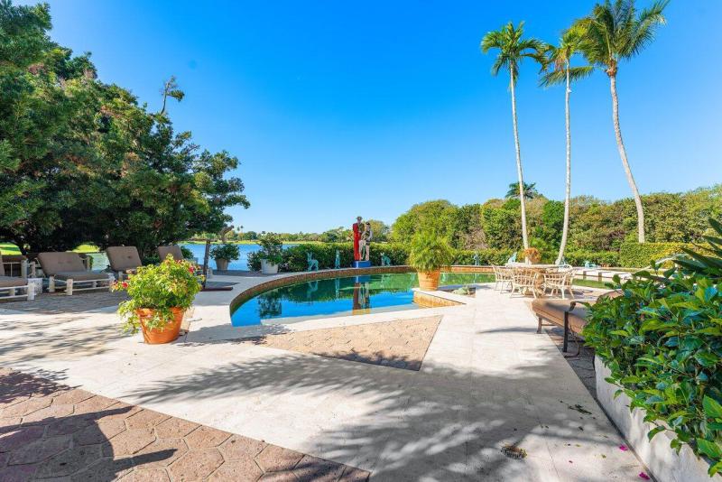  Single Family Homes Photo 11:  Palm Beach Gardens,  FL 33410