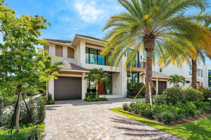  Single Family Homes Photo 2:  Boca Raton,  FL 33432