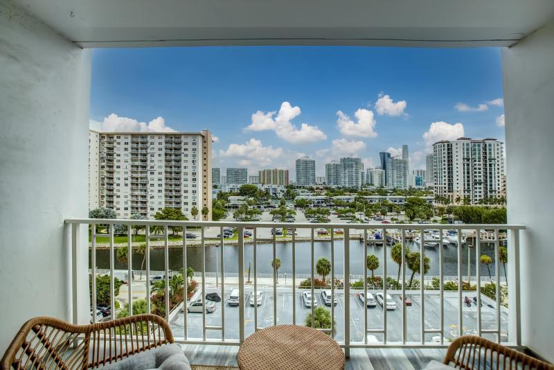  Condo & Townhome Photos