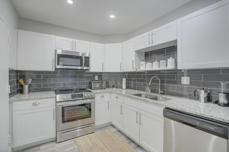  Condo & Townhome Photos