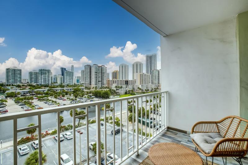  Condo & Townhome Photos