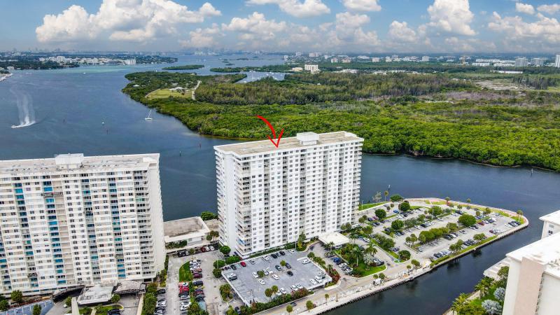  Condo & Townhome Photos