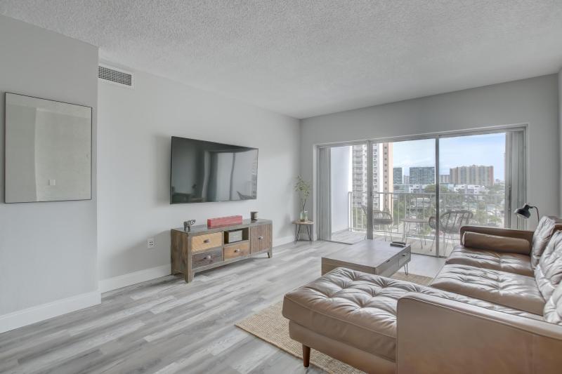  Condo & Townhome Photos