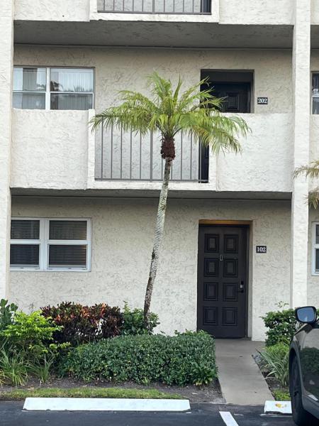  Condo & Townhome Photos