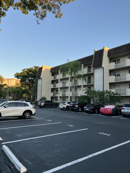  Condo & Townhome Photos