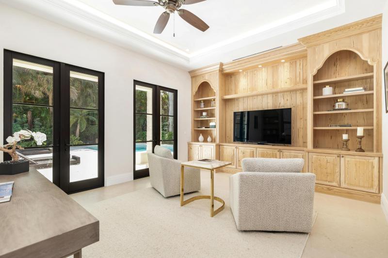  Single Family Homes Photo 11:  Palm Beach,  FL 33480