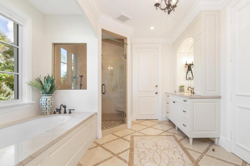  Single Family Homes Photo 27:  Palm Beach,  FL 33480