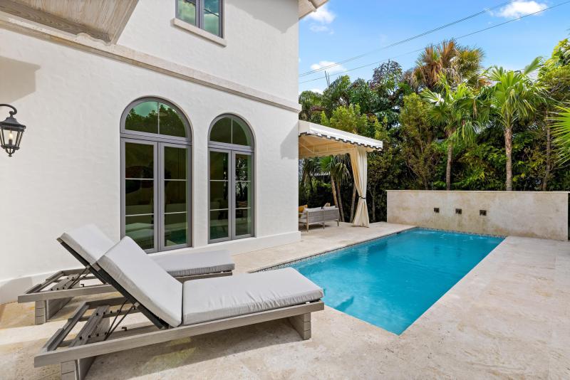  Single Family Homes Photo 12:  Palm Beach,  FL 33480