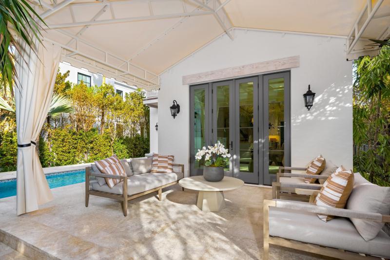  Single Family Homes Photo 13:  Palm Beach,  FL 33480