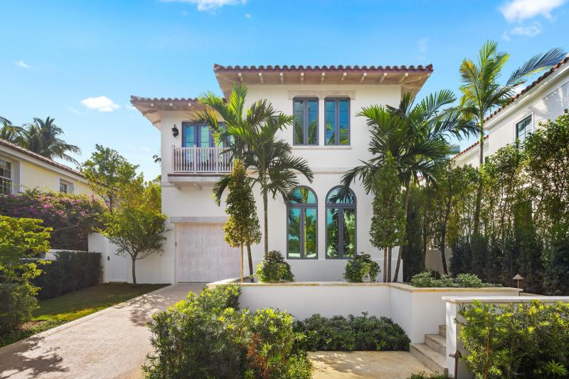  Single Family Homes Photo 2:  Palm Beach,  FL 33480