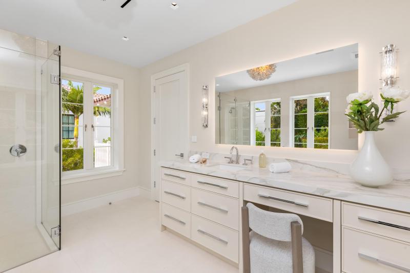  Single Family Homes Photo 21:  Palm Beach,  FL 33480