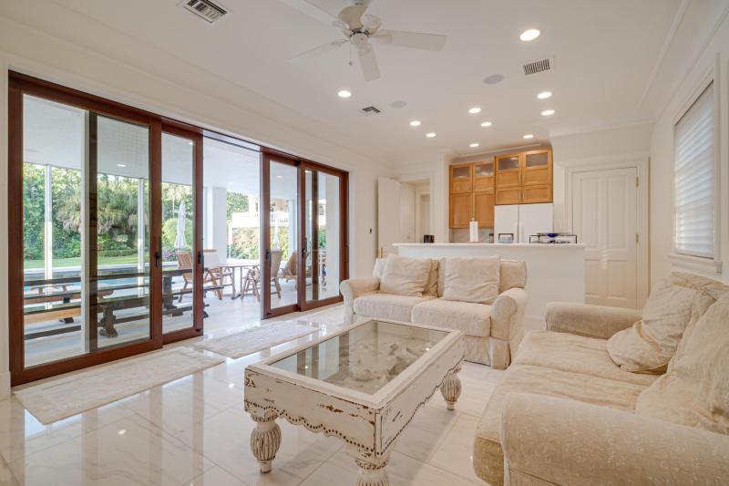  Single Family Homes Photo 104:  Manalapan,  FL 33462