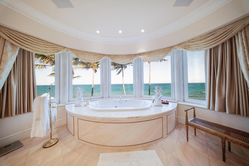  Single Family Homes Photo 75:  Manalapan,  FL 33462