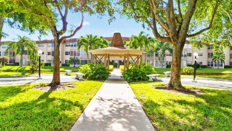  Condo & Townhome Photos