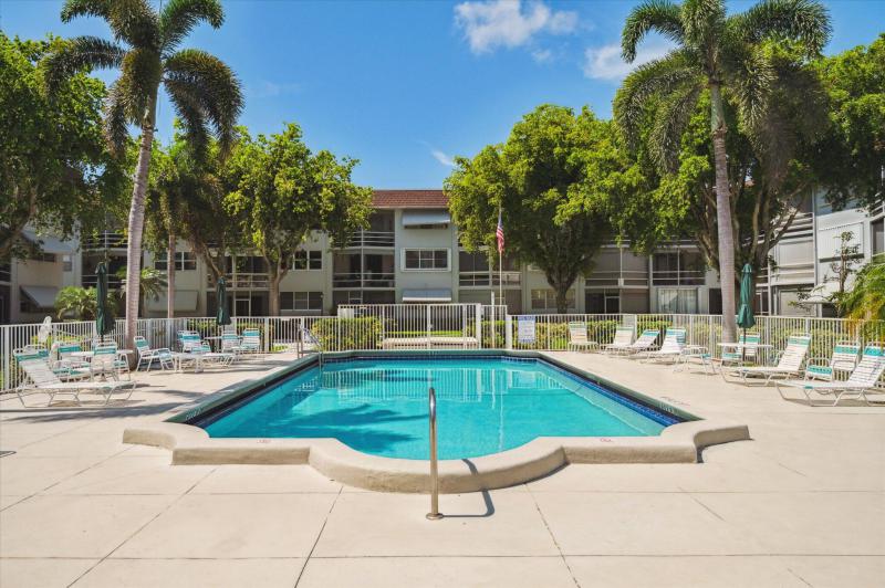  Condo & Townhome Photos