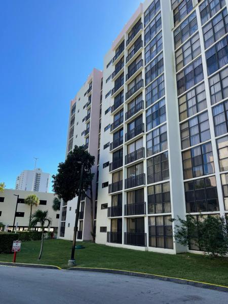  Condo & Townhome Photos