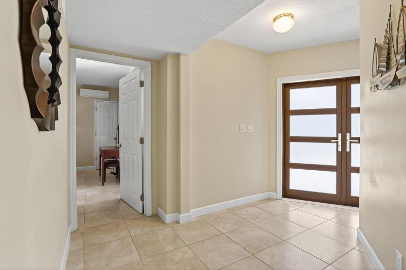  Single Family Homes Photo 10:  Lauderdale By The Sea,  FL 33062