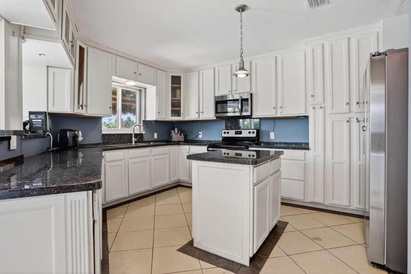  Single Family Homes Photo 26:  Lauderdale By The Sea,  FL 33062