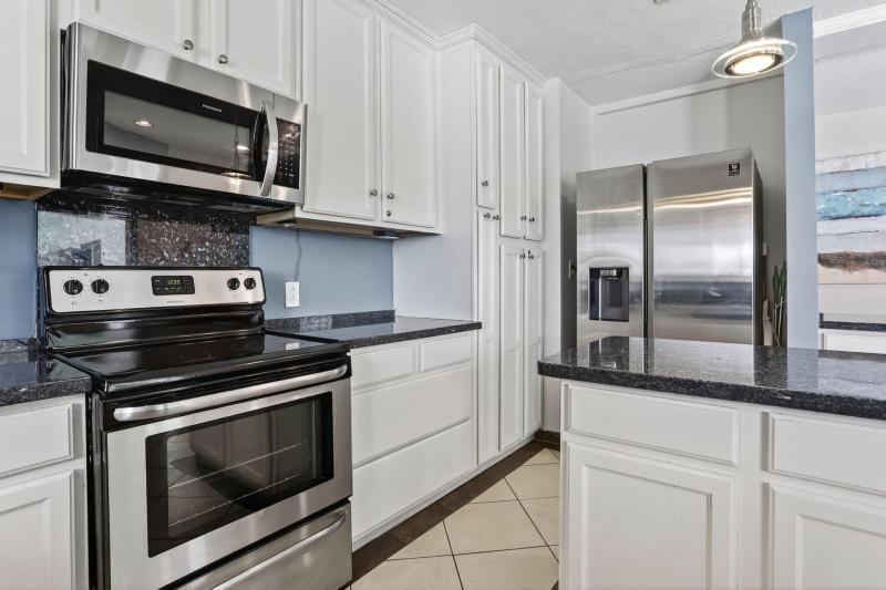  Single Family Homes Photo 28:  Lauderdale By The Sea,  FL 33062