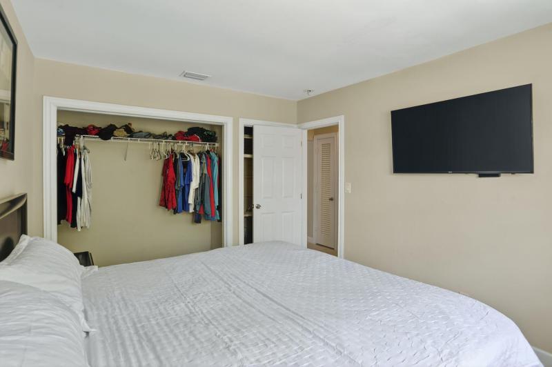  Single Family Homes Photo 31:  Lauderdale By The Sea,  FL 33062