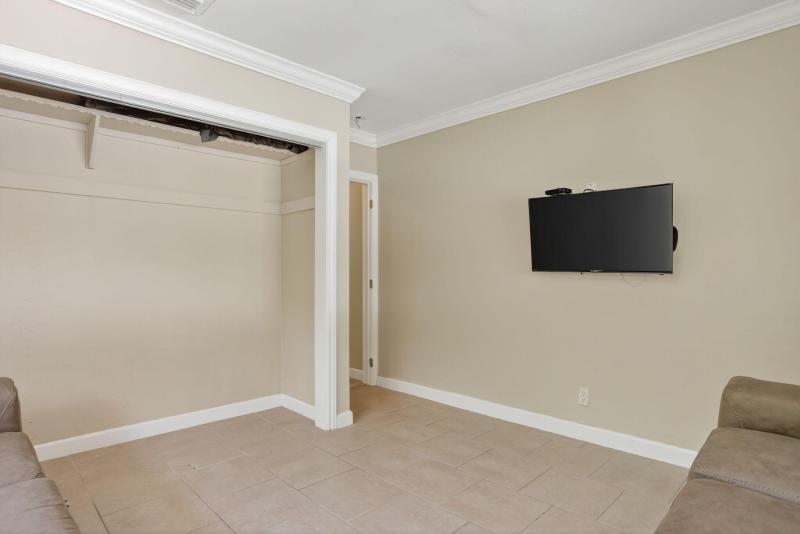  Single Family Homes Photo 34:  Lauderdale By The Sea,  FL 33062