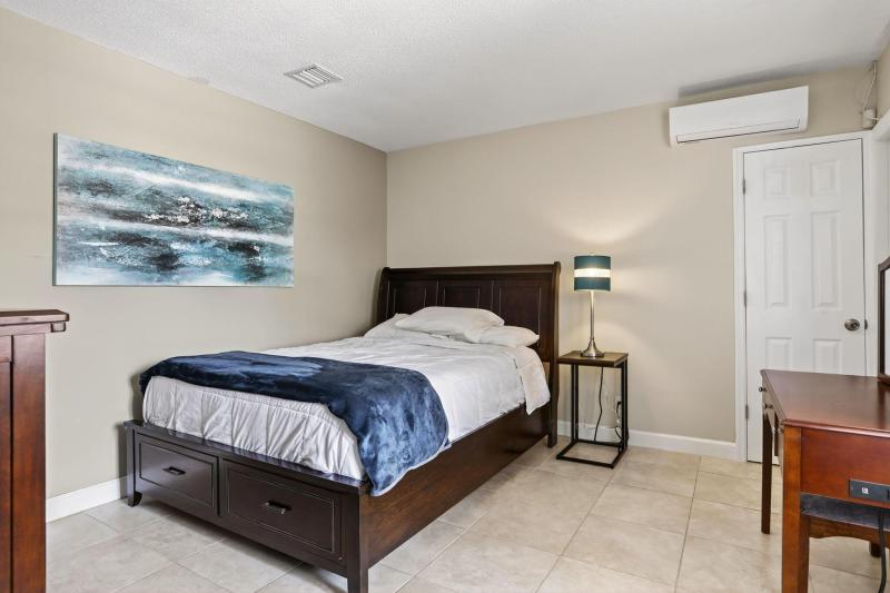  Single Family Homes Photo 35:  Lauderdale By The Sea,  FL 33062