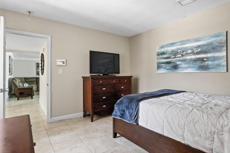  Single Family Homes Photo 36:  Lauderdale By The Sea,  FL 33062