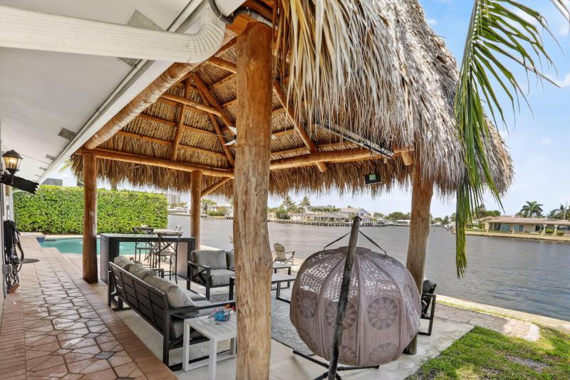  Single Family Homes Photo 39:  Lauderdale By The Sea,  FL 33062