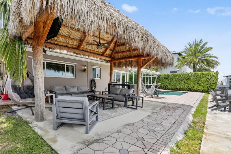  Single Family Homes Photo 40:  Lauderdale By The Sea,  FL 33062