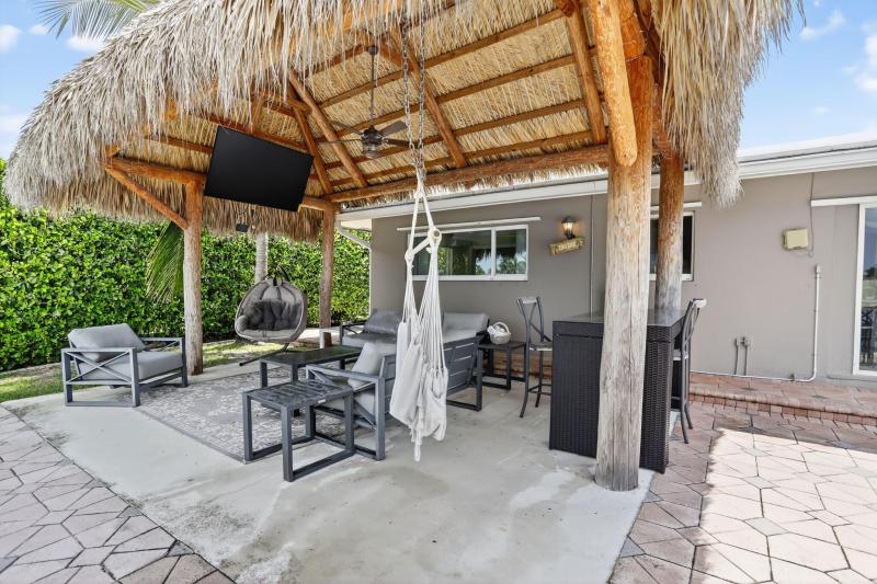  Single Family Homes Photo 41:  Lauderdale By The Sea,  FL 33062