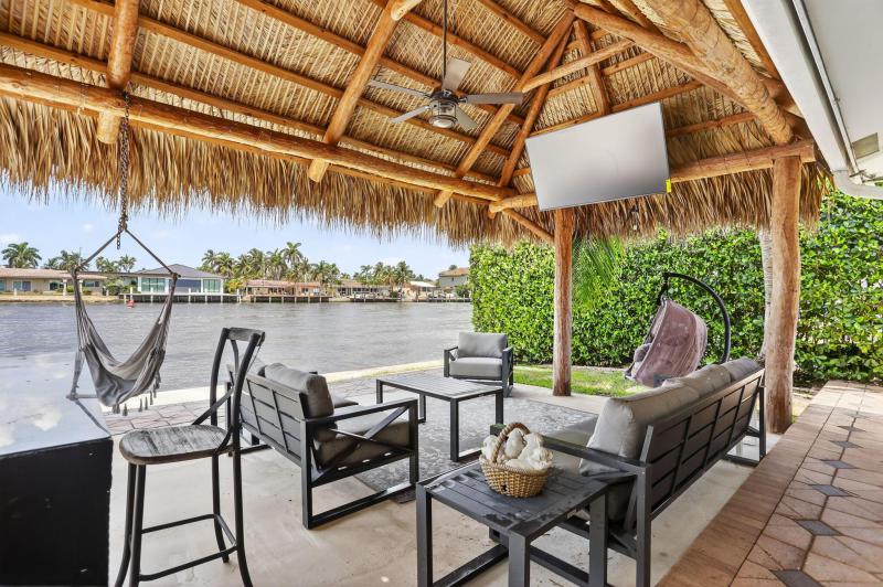  Single Family Homes Photo 42:  Lauderdale By The Sea,  FL 33062