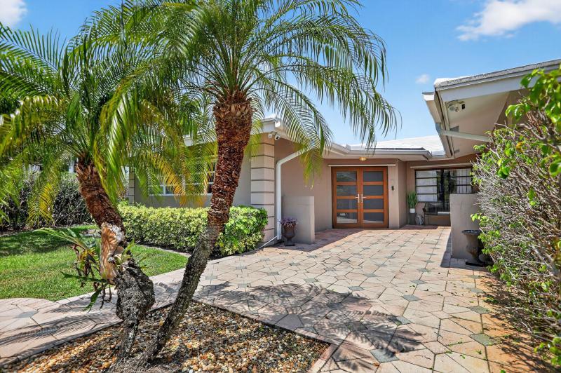  Single Family Homes Photo 7:  Lauderdale By The Sea,  FL 33062