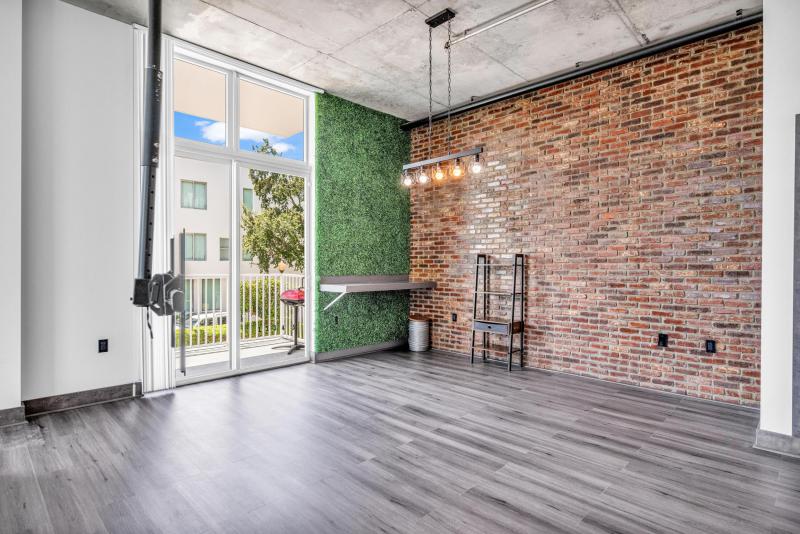  Condo & Townhome Photos