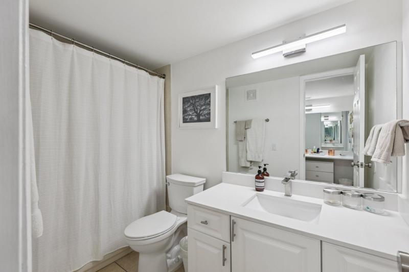  Condo & Townhome Photos