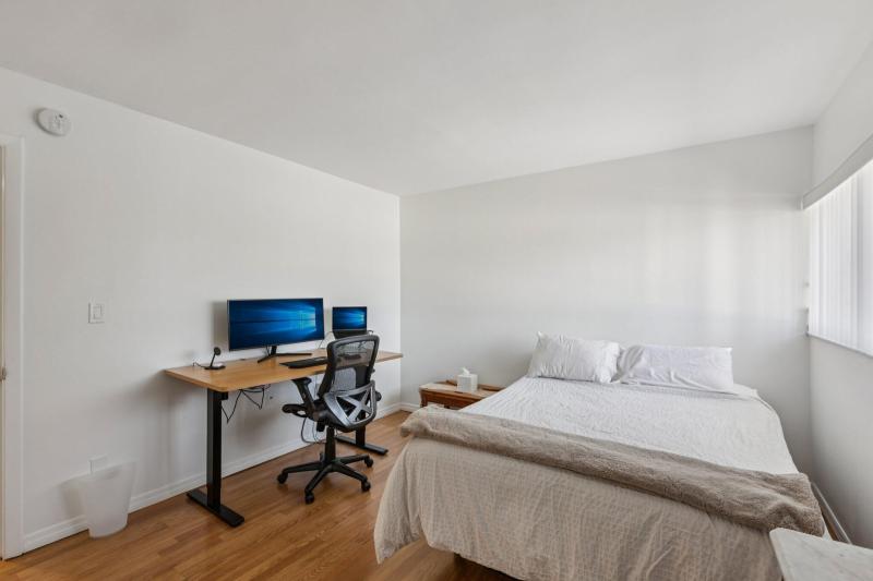  Condo & Townhome Photos