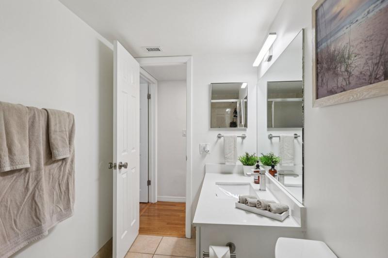  Condo & Townhome Photos