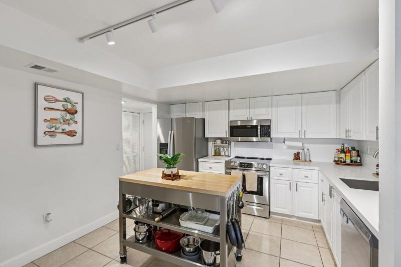  Condo & Townhome Photos